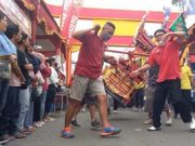 Ribuan Warga Saksikan Tradisi Gotong Toa Pe Kong