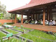 Peringati Harlah 1 Abad NU, Lakukan Ziarah ke Makam KH Hisyam Abdul Karim