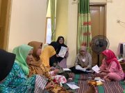 Mahasiswa KKN UNDIP Kenalkan Tanggal Kadaluwarsa Obat Pada Warga Desa Kaligangsa Kulon