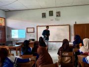 Mahasiswa KKN Undip Ajarkan Cara Menghemat Listrik di SDN Kaligangsa Kulon 03 Brebes