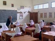 Mengenalkan Nutrisi Makanan pada Siswa, Mahasiswa KKN Undip Gunakan Metode Fun-learning dengan Games ‘Isi Piringku’