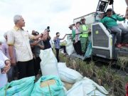 ‘Petani Milenial Nyangkulnya Tak Pakai Pacul…’