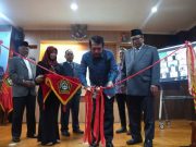Ketua MK Resmikan Smart Board Mini Court Room FH Unissula