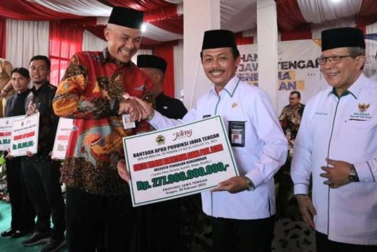 Bantuan Bidang Keagamaan dan Pendidikan Keagamaan Senilai Rp 434 Miliar Diserahkan
