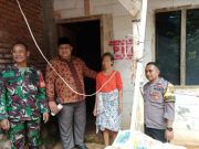 Pemdes Bandung dan Pelaksana PKH Jepara Lakukan Labelisasi Rumah KPM PKH