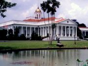 “Sedikit-Sedikit Istana”, Ora Ilok dan Ora Elok