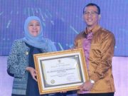 PT SBI Raih Penghargaan Tertinggi Investmen Award 2023 dari Pemprov Jatim dan BI