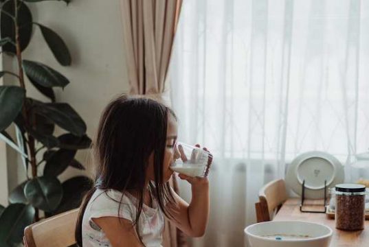Bahayakah Minum Susu Setelah Minum Obat? Yuk Simak…
