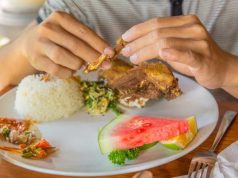 5 Akibat Makan Terlalu Cepat Bisa Sebabkan Penyakit Ini