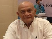 Pakaian Bekas Impor, Maju Kena Mundur Kena