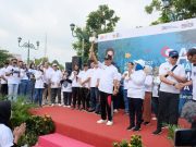 25 Tahun Kementerian BUMN, Semen Gresik Ajak Ribuan Warga Jalan Sehat di Rembang