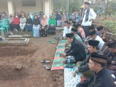 Warga Perum Purnamandala Bumireso Wonosobo Nyandran Bareng ke Makam Bahagia