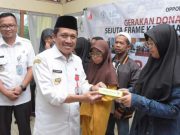 Ratusan Kacamata Medis Diberikan pada Warga yang Membutuhkan
