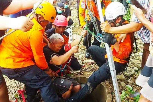 Gara-gara Beton Penutup Sumur Sudah Rapuh Warga Srondol Kulon Semarang Terperosok Saat Tebang Ranting