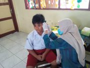 Siswa SDN 4 Kedungcino Ikuti Pemeriksaan Pendengaran