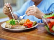 Ini Tips Berpuasa bagi Lansia
