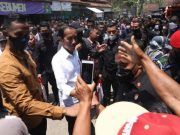 Jokowi Cek Langsung Harga Sembako di Pasar Petanahan Kebumen