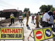 Perbaikan Jalan Raya Solo-Purwodadi Diupayakan Selesai Sebelum Lebaran