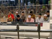 Ganjar dan Siti Atikoh Nyadran ke Makam Walisongo