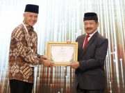 Baznas RI Beri Penghargaan pada Gubernur Jateng