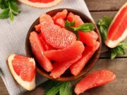 Ini 7 Khasiat Jika Kamu Rutin Makan Jeruk Bali Merah