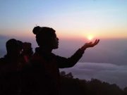 Menyaksikan Pesona ‘Double Golden Sunrise” dari Desa Tertinggi di Pulau Jawa