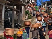 Sadranan di Lereng Sumbing Masih Pertahankan Pakai Tenong Sadranan