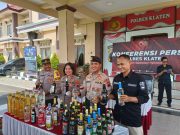 Polres Klaten Ungkap Penjualan Miras Ilegal dan Sita 639 Botol Barang Bukti Berbagai Merk