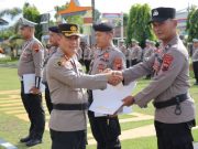 Kapolres Kebumen Beri Penghargaan kepada Empat Personel Berdedikasi