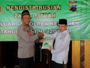 Polres Kebumen Salurkan 2,3 Ton Beras Zakat Fitrah dari Personel
