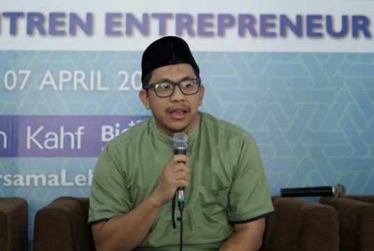 Ramadan, Paragon Corp Kunjungi 4 Pesantren Besar di Indonesia dan Ziarah 7 Makam Wali Songo