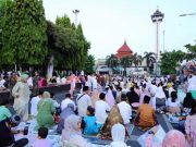 Salat Ied di Masjid Agung, Bupati Hartopo Ajak Masyarakat Perkuat Kebersamaan