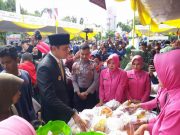 Bupati Buka Pasar Murah yang Digelar di Alun-Alun Kendal
