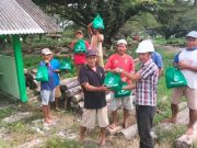 Hadapi Lebaran 2023, Perhutani Randublatung Bagikan 497 Paket Sembako kepada Pekerja di BKPH dan TPK