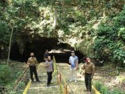 Gua Terawang Tujuan Wisata Lebaran Warga Blora, Sayang Sampah Berserakan