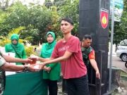 Koramil 13 Semarang Selatan Bagikan Takjil Gratis Kepada Pengguna Jalan