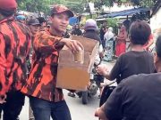 Pasukan Doreng Orange Kota Tegal Bagikan Takjil