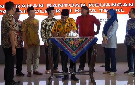 Tujuh Parpol di Kota Tegal Terima Bantuan Keuangan