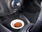 Tips Hilangkan Bau Tak Sedap Dalam Mobil