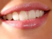 Tips Membuat Bibir Hitam Kembali Merah Muda