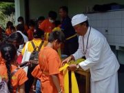 Belajar Toleransi, Anak-Anak Sekolah Minggu GKJ Plengkung Berkunjung ke Pura dan Klenteng Toleransi