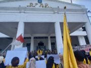 Tolak UU Cipta Kerja, IMPER UPS Tegal Geruduk Gedung Dewan