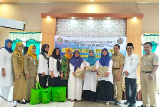 IGTKI PGRI Kembang Berbagi Paket Ramadan