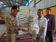 1.317 Ton Cadangan Beras Disalurkan ke Keluarga Penerima Manfaat
