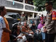 Polresta Surakarta Berbagi Ratusan Paket Sembako untuk Warga Kurang Mampu