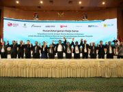 Dukung Hilirisasi Industri, PLN Ajak 5 Mitra Strategis Bangun Kelistrikan Berbasis EBT