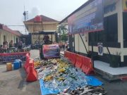 Polres Grobogan Musnahkan 3.000 Botol Miras dan 300 Knalpot Brong