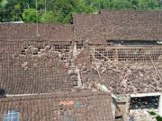 Petasan Meledak di Salaman, 13 Rumah Rusak 1 Orang Terluka ledakan petasan