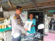 Polres Grobogan Bagikan Paket Beras untuk Warga di Kelurahan Purwodadi