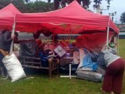 Diterpa Angin Kencang dan Hujan Deras, Sejumlah Tenda PKL ‘Tiban” Ambruk hujan deras dan angin kencang